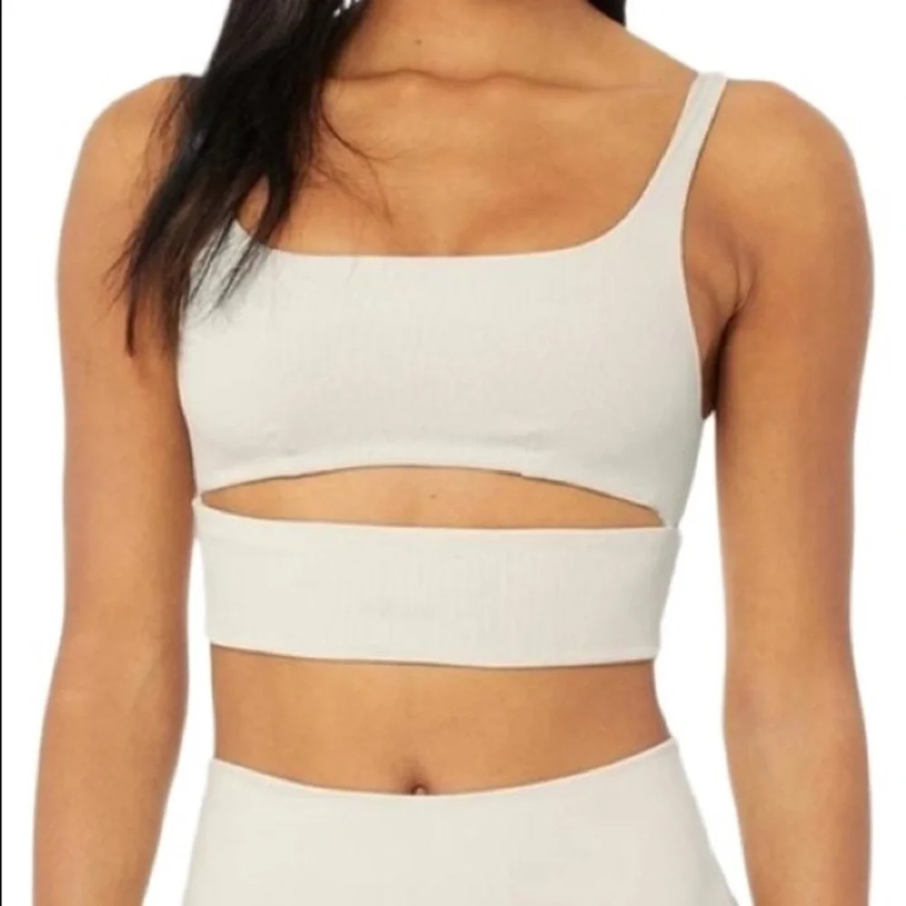 Alo Yoga Slit Bra Cream S - Picture 1 of 3